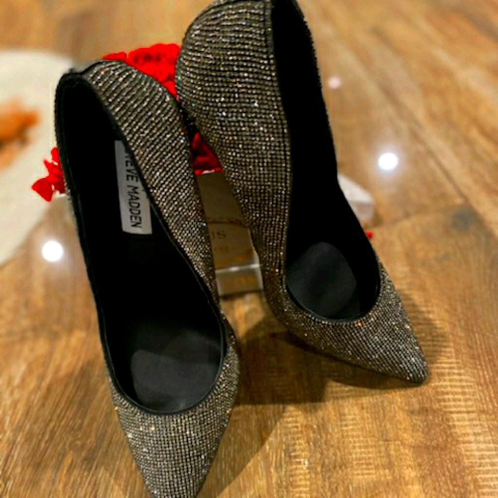 Steve Madden Rhinestone Pumps